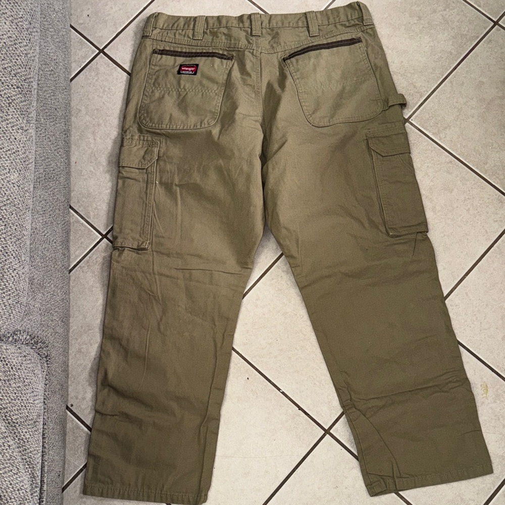 Wrangler Men's Cargo Pants - Olive - Picture 7 of 9